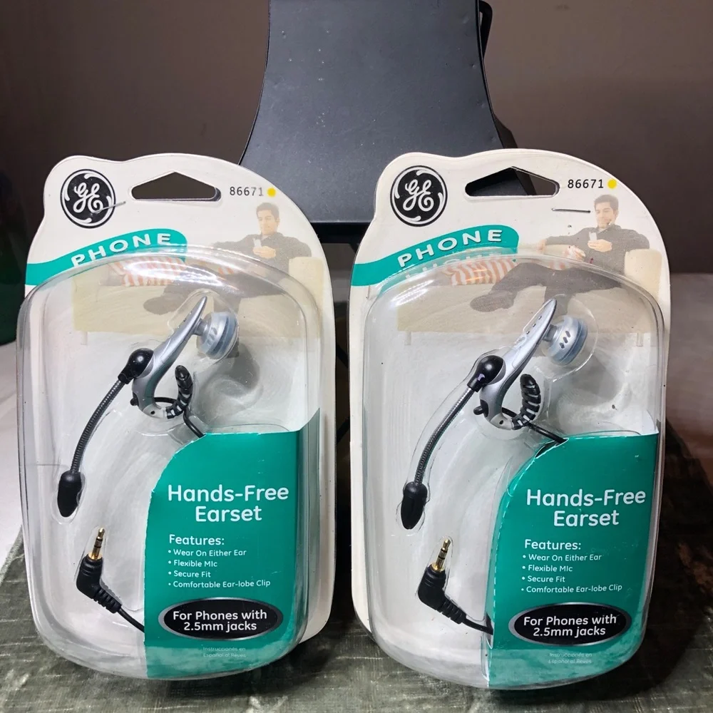 Hands-Free Earsset - Black and Silver